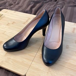 3” black leather Naturalizer heels
